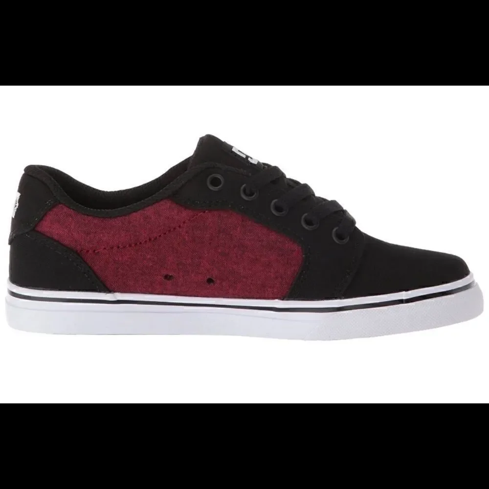 DC kid’s Anvil TX SE Sneaker